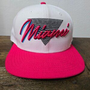 Miami Vaporwave New Era 9Fifty Throwback Snapback Cap Neon Pink & Teal Hat